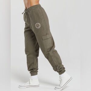 Gymshark Women's Oversized Fit Cargo Legacy Joggers Camo Olive Green